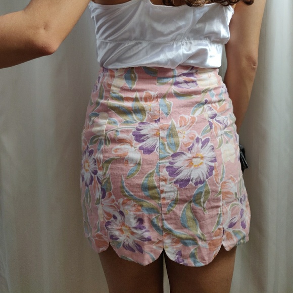 UO Printed Scalloped Mini Skirt - Picture 2 of 4